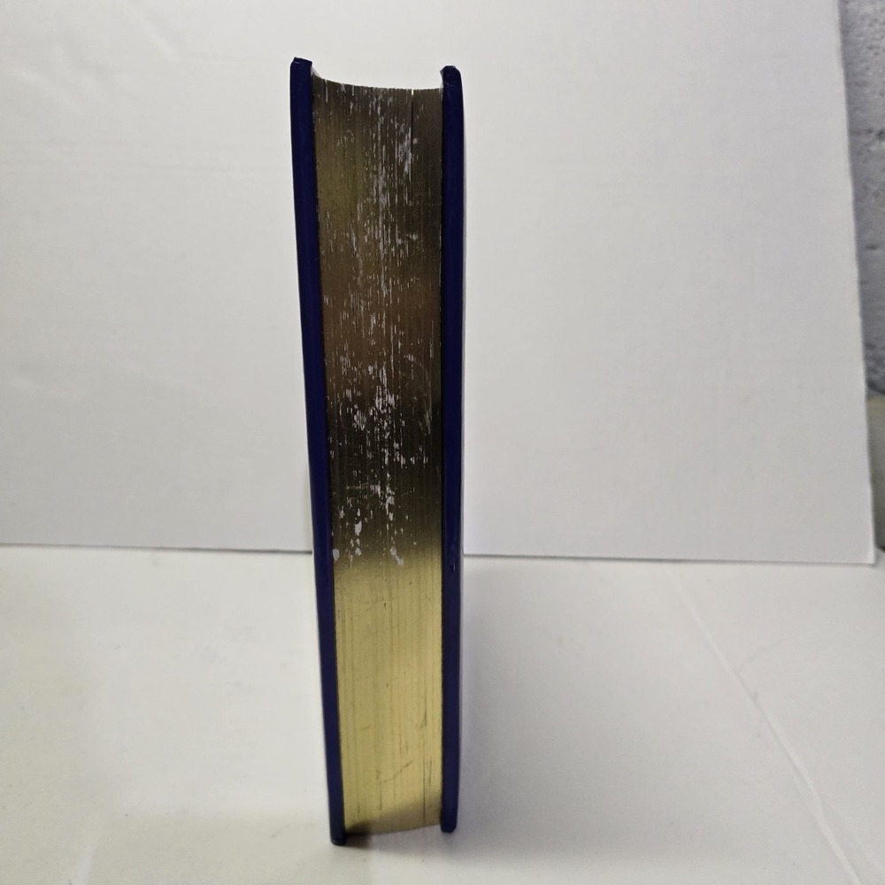 Webster's Illustrated Dictionary Merriam-Webster Hardcover Blue Gold Gilt Edges - Picture 5 of 6
